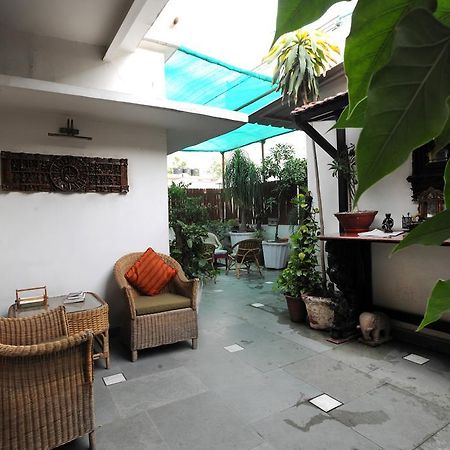 Master Bed And Breakfast Yeni Delhi Dış mekan fotoğraf